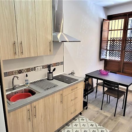 Ferienwohnung Casa Parras Basilica Sevilla Exterior foto