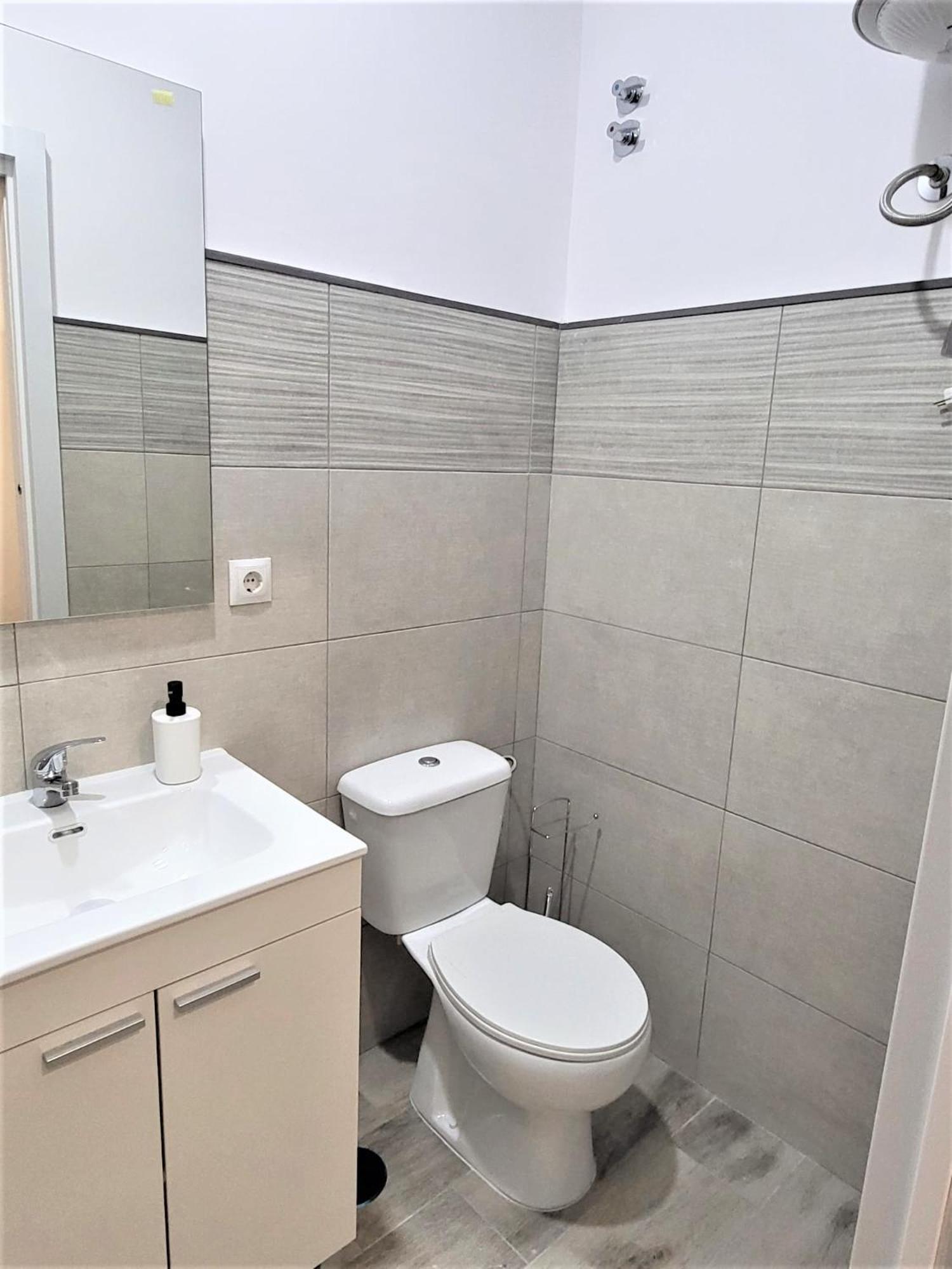 Ferienwohnung Casa Parras Basilica Sevilla Exterior foto